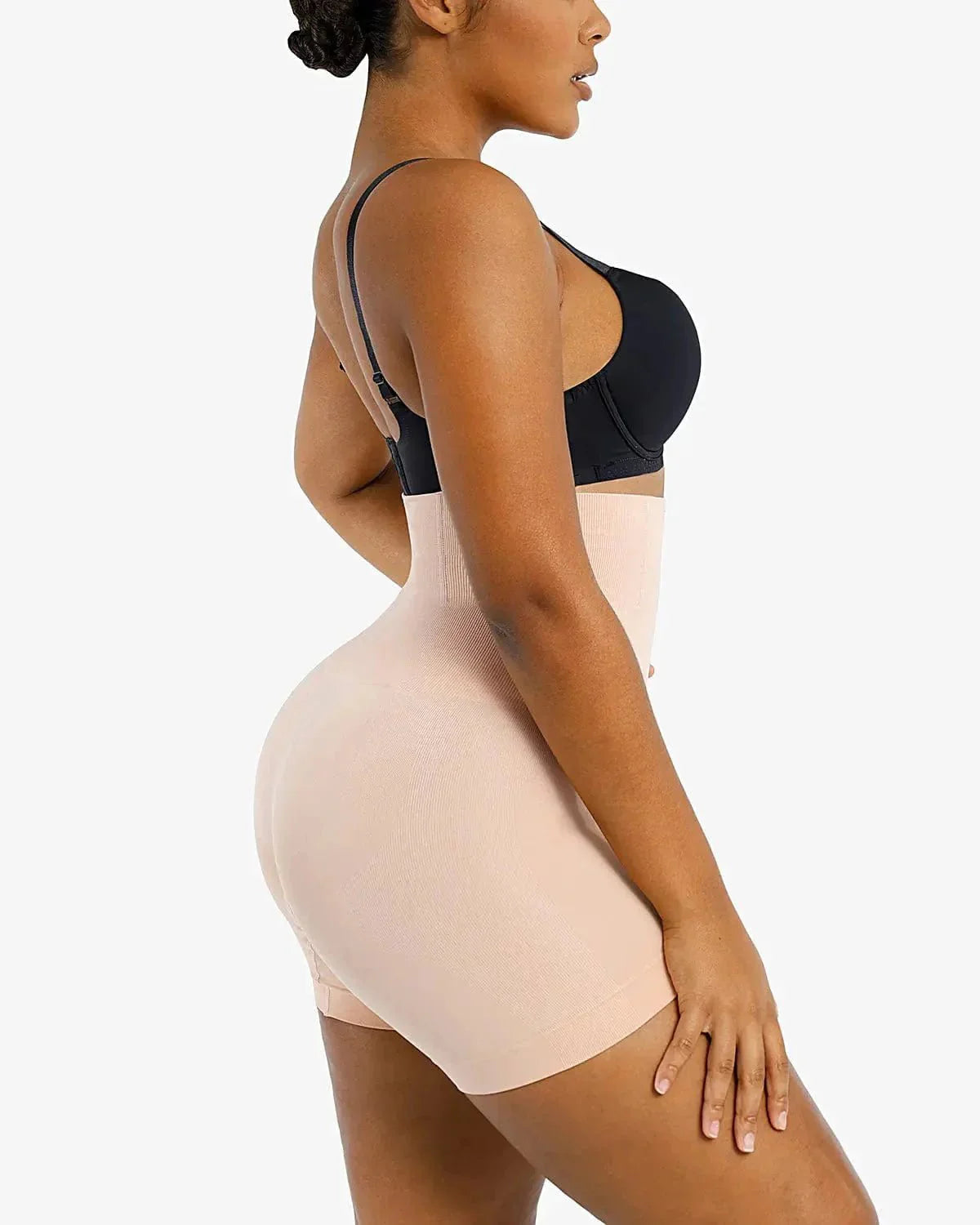 Bare Essentials™ Skin Flow™ Eco Contour Seamless Thong - Komfortfit Bra